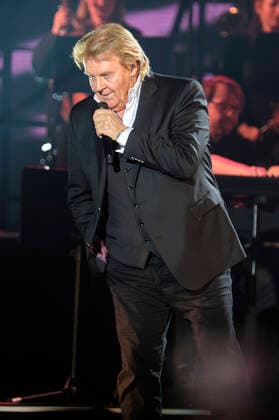 Howard Carpendale live bei einem Konzert seiner 50 Jahre - Die Show meines Lebens -Tour in der Swiss Life Hall. Hannover, 27.04.2022