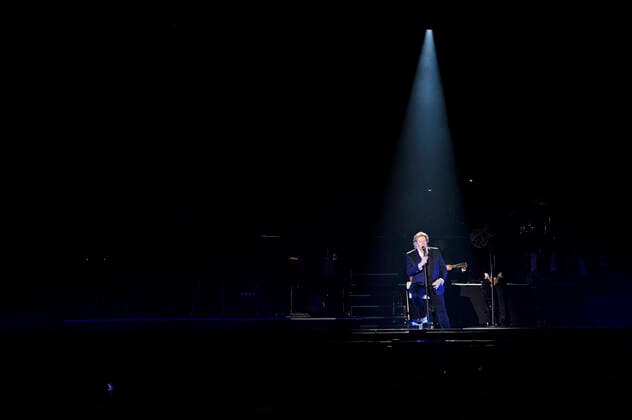 Entertainment Bilder des Tages Howard Carpendale live bei einem Konzert seiner 50 Jahre - Die Show meines Lebens -Tour in der Swiss Life Hall. Hannover, 27.04.2022