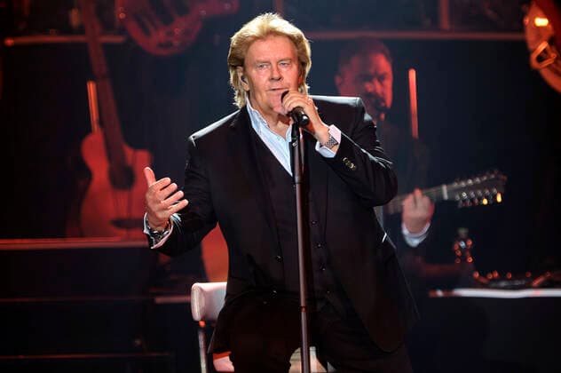 Howard Carpendale live bei einem Konzert seiner 50 Jahre - Die Show meines Lebens -Tour in der Swiss Life Hall. Hannover, 27.04.2022