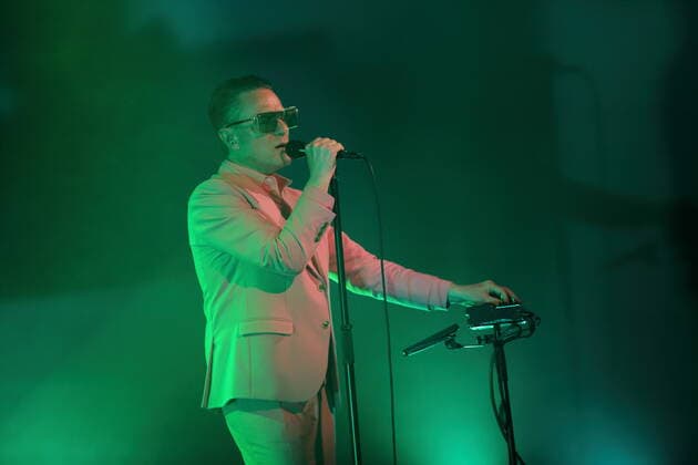 Daniel Agust Haraldsson von der Band GusGus bei einem Konzert in der Betonhalle im Silent Green in Berlin, 27. April 2022. GusGus Konzert Berlin