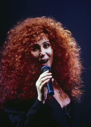 Cher, zeitlose amerikanische Sängerin, Schauspielerin und Songschreiberin, bei einem Auftritt in Hamburg, Deutschland um 1993. Copyright: HartwigxValdmanis Nur redaktionelle Nutzung. Editorial usage only. UnitedArchivesVAL_720000567