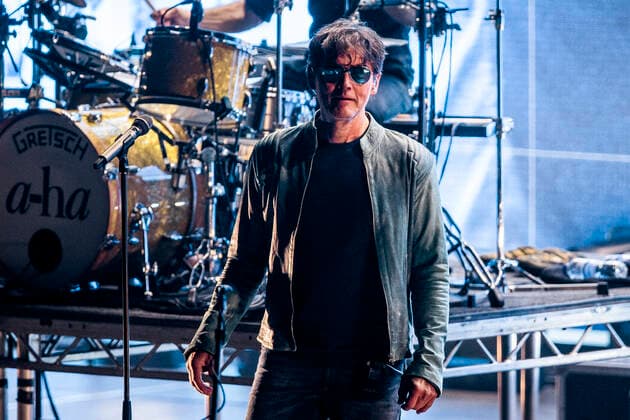 A-ha Konzert in Kopenhagen a-ha live on Copenhagen, Denmark Copenhagen, Denmark. 29th, April 2022. The Norwegian pop group a-ha performs a live concert at Royal Arena in Copenhagen. Here singer Morten Harket is seen live on stage. Copenhagen Denmark  Copyright: xGonzalesxPhoto LassexLagonix