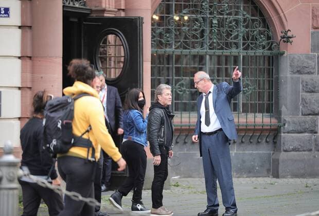 29.04.2022 Frankfurt am Main, Paulskirche Peter Maffay und Band mit Frankfurter Musikpreis ausgezeichnet Sänger Peter Maffay auf dem Weg zur Preisverleihung