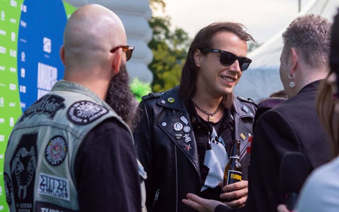 20220429 Amadeus Austrian Music Awards 2022 WIEN, OESTERREICH - 29. APRIL: Musiker und Bandleader der Gruppe TurboBier, nominiert in der Kategorie -Hard and Heavy- Band Turbobier am Redcarpet anlaesslich der Verleihung des Amadeus Austria Music Awards 2022 vor dem Wiener Volkstheater am 29. April 2022 in Wien, Oesterreich. 220429_SEPA_17_011 Copyright: xIsabellexOuvrardx SEPAxMedia