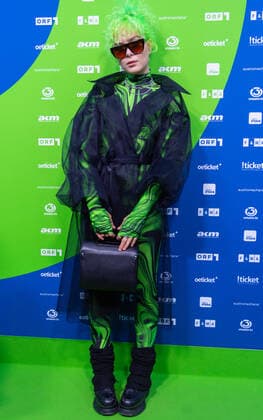20220429 Amadeus Austrian Music Awards 2022 WIEN, OESTERREICH - 29. APRIL: Nominiert fuer den FM4 Award Eli Preiss am Redcarpet anlaesslich der Verleihung des Amadeus Austria Music Awards 2022 vor dem Wiener Volkstheater am 29. April 2022 in Wien, Oesterreich. 220429_SEPA_17_016 Copyright: xIsabellexOuvrardx SEPAxMedia