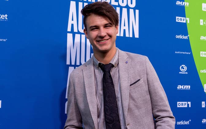 20220429 Amadeus Austrian Music Awards 2022 WIEN, OESTERREICH - 29. APRIL: Nominiert in der Kategorie Pop-Rock Chris Steger anlaesslich der Verleihung des Amadeus Austria Music Awards 2022 vor dem Wiener Volkstheater am 29. April 2022 in Wien, Oesterreich. 220429_SEPA_17_008 Copyright: xIsabellexOuvrardx SEPAxMedia