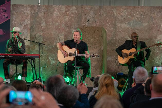 Entertainment Bilder des Tages Peter Maffay und Band mit Frankfurter Musikpreis ausgezeichnet. 29.04.2022 In der Paulskirche in Frankfurt am Main wurde Peter Maffay und Band mit dem Frankfurter Musikpreis ausgezeichnet. Frankfurt Paulskirche Hessen