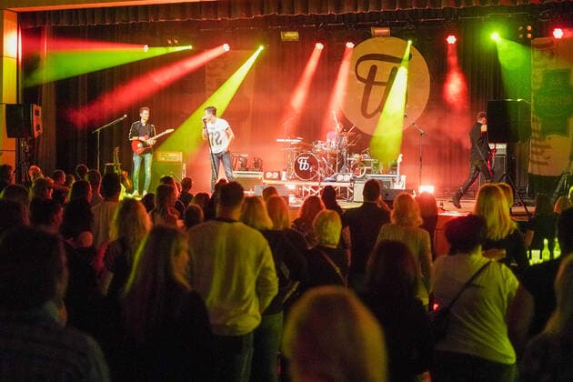 Pfund tritt auf im Bürgerhaus Mörfelden - Mörfelden-Walldorf 29.04.2022: Tanz in den Mai mit Pfund