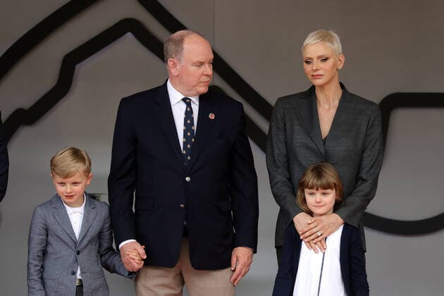 Pinz Jacques, Fürst Albert von Monaco, Fürstin Charlene von Monaco und Prinzessin Gabriella, Siegerehrung Formel E FIA Weltmeisterschaft, Saison 8, Monaco E- Prix, 30.04.2022, MCO