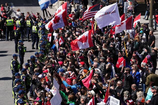 April 30, 2022, Ottawa, ON, CANADA: Police hold the line as protesters gather during a demonstration, part of a convoy-style protest participants are calling Rolling Thunder , in Ottawa, Saturday, April 30, 2022. Ottawa CANADA  - ZUMAc35_ 20220430_zaf_c35_003 Copyright: xSeanxKilpatrickx