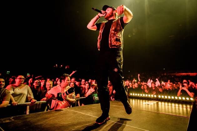 2022-04-30 19:39:59 AMSTERDAM - Rapper Donnie during his concert in AFAS Live. The rapper was later joined during the performance by guest artists such as Rene Froger, Frans Duijts, Willie Wartaal and Vjeze Fur. ANP PAUL BERGEN netherlands out - belgium out