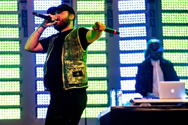 2022-04-30 19:42:43 AMSTERDAM - Rapper Donnie during his concert in AFAS Live. The rapper was later joined during the performance by guest artists such as Rene Froger, Frans Duijts, Willie Wartaal and Vjeze Fur. ANP PAUL BERGEN netherlands out - belgium out
