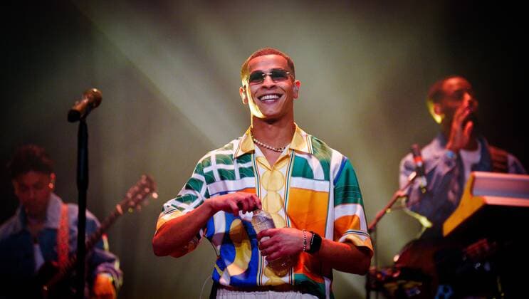 2022-04-30 21:30:19 AMSTERDAM - Bilal Wahib during his debut show in the Gashouder. The singer is in the Amsterdam hall with his performance El Mehdi Live, after the album of the same name. ANP MARCO DE SWART netherlands out - belgium out