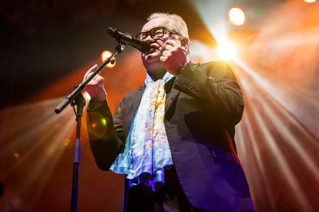 Heinz Rudolf Kunze mit Band live bei einem Konbzert seiner Der Wahrheit die Ehre -Tour in der Thüringenhalle. Erfurt, 30.04.2022