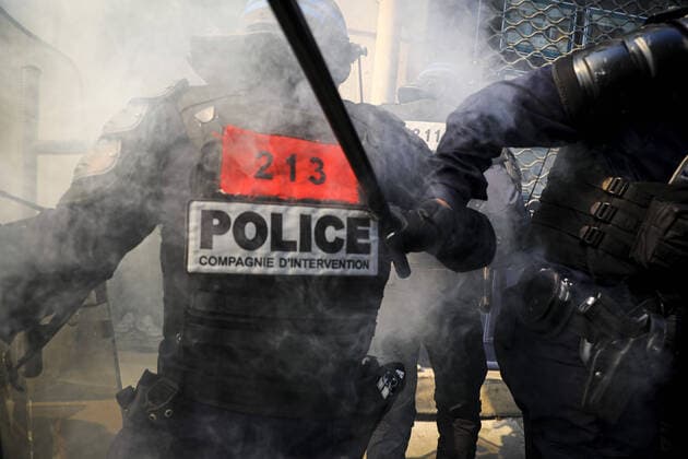 Bilder des Jahres 2022, News 05 Mai News Themen der Woche KW17 News Bilder des Tages Manifestation du 1er Mai 2022 a Paris France NEWS : Manifestation du 1er Mai a Paris France - 01 05 2022 ElyxandroCegarra Panoramic 
