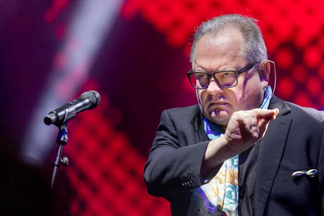 Heinz Rudolf Kunze Heinz Rudolf Kunze spielt auf seiner Tour Der Wahrheit die Ehre im Congress Centrum Suhl. Die Tournee anlässlich seines 40jährigen Bühnenjubiläums wurde pandemiebedingt mehrfach verschoben. Suhl Thüringen DEUTSCHLAND