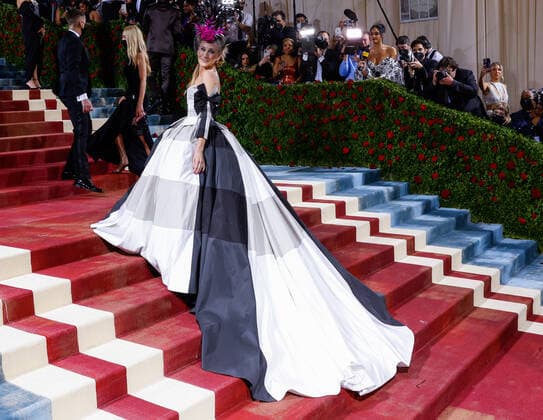 Entertainment Bilder des Tages Sarah Jessica Parker arrives on the red carpet for The Met Gala at The Metropolitan Museum of Art celebrating the Costume Institute opening of In America: An Anthology of Fashion in New York City on Monday, May 2, 2022.  NYP20220502543 JOHNxANGELILLO