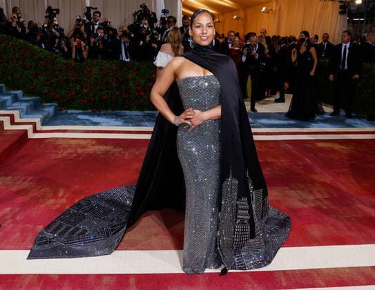 Alicia Keys arrives on the red carpet for The Met Gala at The Metropolitan Museum of Art celebrating the Costume Institute opening of In America: An Anthology of Fashion in New York City on Monday, May 2, 2022.  NYP20220502549 JOHNxANGELILLO