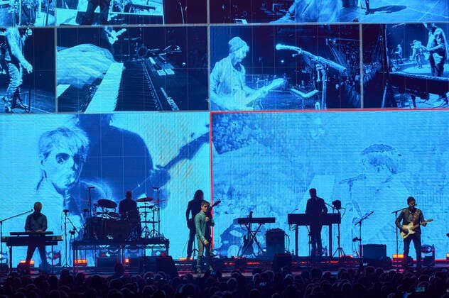 Magne Furuholmen, Morten Harket und Pal Waaktaar-Savoy von a-ha live beim Auftakt der Deutschlandtournee der Hunting High and Low -Tour in der ZAG Arena. Hannover, 02.05.2022