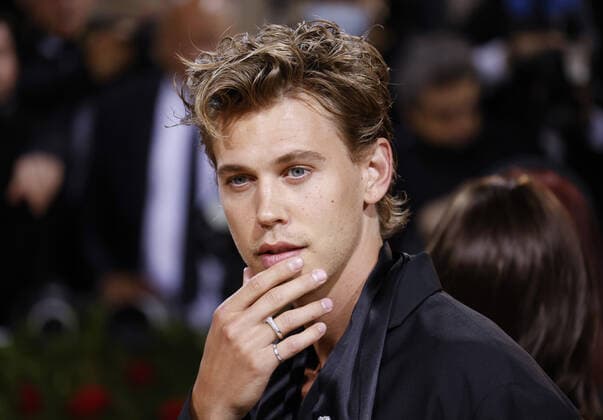 Austin Butler arrives on the red carpet for The Met Gala at The Metropolitan Museum of Art celebrating the Costume Institute opening of In America: An Anthology of Fashion in New York City on Monday, May 2, 2022.  NYP20220502170 JOHNxANGELILLO