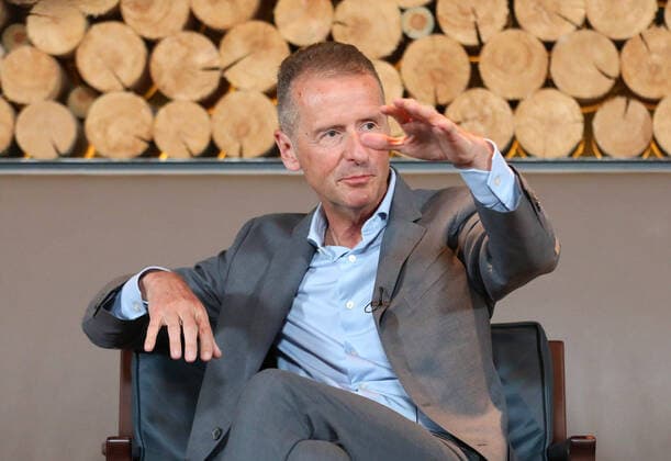 Niedersachsen Wolfsburg, 02.05.2022, Dr. Herbert Diess Vorstandsvorsitzender der Volkswagen AG im WN-Livetalk. *** Lower Saxony Wolfsburg, 02 05 2022, Dr Herbert Diess Chairman of the Board of Management of Volkswagen AG in WN Livetalk