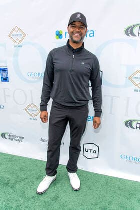 Dondre Whitfield beim 15. Celebrity Golf Turnier der George Lopez Foundation im Lakeside Country Club. Toluca Lake, 02.05.2022