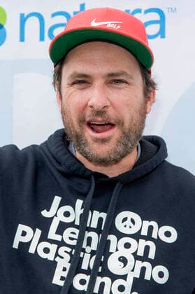 Charlie Day beim 15. Celebrity Golf Turnier der George Lopez Foundation im Lakeside Country Club. Toluca Lake, 02.05.2022