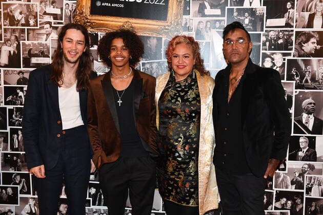 2022 APRA MUSIC AWARDS, (L-R) Didirri, Junga Brody, Kylie Auldist and Dean Brody pose for photos during the 2022 APRA Music Awards at Melbourne Town Hall in Melbourne, Tuesday, May 3, 2022. ( NO ARCHIVING, EDITORIAL USE ONLY, NO USE IN BOOKS WITHOUT CONSENT MELBOURNE VIC AUSTRALIA  Copyright: xJAMESxROSSx 20220503001654530419