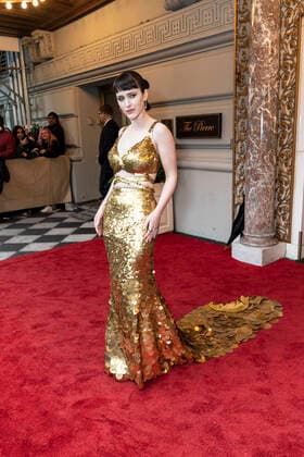 NY: Met Gala 2022 departures from The Pierre hotel Rachel Brosnahan wearing dress by Altuzarra departs The Pierre Hotel for the 2022 Met Gala on a theme In America: An Anthology of Fashion with dress code calls for gilded glamour New York New York United States Copyright: LevxRadin