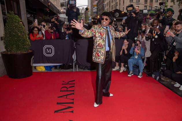 May 2, 2022, New York, United States: Anderson Paak departs The Mark Hotel for 2022 Met Gala in New York City. New York United States - ZUMAs197 20220502_zaa_s197_379 Copyright: xRonxAdarx