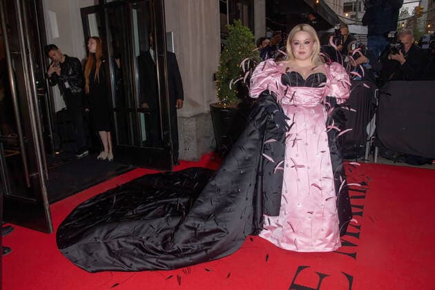 May 2, 2022, New York, United States: Nicola Coughlan wearing Richard Quinn departs The Mark Hotel for 2022 Met Gala in New York City. New York United States - ZUMAs197 20220502_zaa_s197_392 Copyright: xRonxAdarx