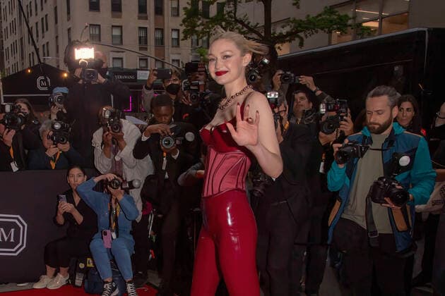 May 2, 2022, New York, United States: Gigi Hadid wearing Versace departs The Mark Hotel for 2022 Met Gala in New York City. New York United States - ZUMAs197 20220502_zaa_s197_435 Copyright: xRonxAdarx