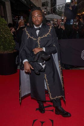 May 2, 2022, New York, United States: Gunna departs The Mark Hotel for 2022 Met Gala in New York City. New York United States - ZUMAs197 20220502_zaa_s197_436 Copyright: xRonxAdarx