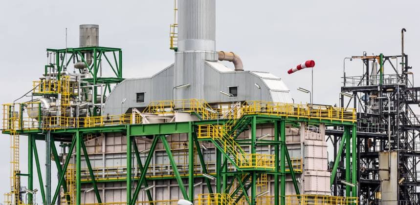 PCK Raffinerie, Rosneft gehörende PCK-Raffinerie in Schwedt PCK Raffinerie Rosneft gehörende PCK-Raffinerie in Schwed Versorgt Berlin und Brandenburg mit Benzin und Heizöl *** PCK Raffinerie, Rosneft-owned PCK Raffinerie in Schwedt PCK Raffinerie, Rosneft-owned PCK Raffinerie in Schwedt Supplies Berlin and Brandenburg with gasoline and heating oil