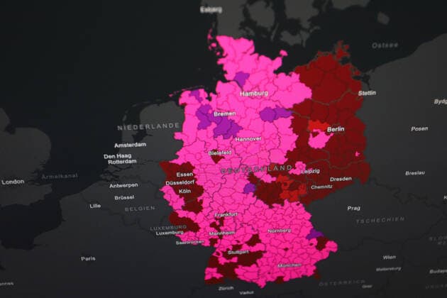 Dashboard des RKI, die 7-Tage-Inzidenz liegt nun bei 566,8 7-Tage-Inzidenz, Dashboard des RKI auf einem Monitor am 05.05.2022 in Siegen Deutschland.
