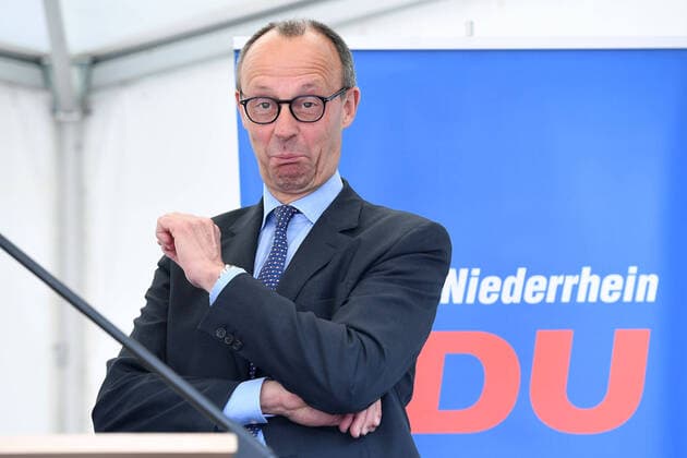 Bilder des Jahres 2022, News 05 Mai News Themen der Woche KW18 News Bilder des Tages Wahlkampftermin von Friedrich Merz in NRW am 05.05.2022 in Kleve Friedrich Merz, Bundesvorsitzender der CDU, Vorsitzender der CDU CSU-Bundestagsfraktion *** Election campaign appointment of Friedrich Merz in NRW on 05 05 2022 in Kleve Friedrich Merz, Federal Chairman of the CDU, Chairman of the CDU CSU Bundestag faction xstx