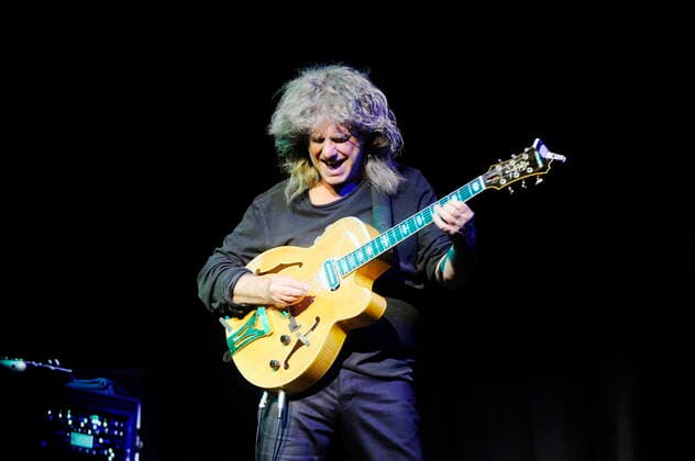 Der amerikanische Jazz-Gitarrist Pat Metheny in der Düsseldorfer Tonhalle. The American jazz guitarist Pat Metheny at the Tonhalle Düsseldorf. Düsseldorf NRW DEU;DE;GERMANY;DEUTSCHLAND;ALLEMAGNE