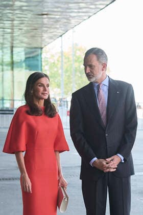 Spanisches Königspaar bei der Verleihung des nationalen Forschungspreises in Barcelona 05-05-2022 Barcelona Queen Letizia and King Felipe attend the national research awards 2021 at the auditorium of the Barcelona International Convention Center (CCIB) in Barcelona. No Spain Â  Copyright: xPPEx