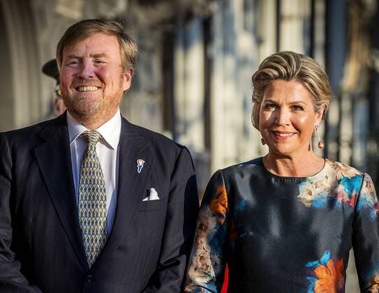 2022-05-05 20:08:19 AMSTERDAM - King Willem-Alexander and Queen Maxima at the Royal Theater Carre prior to the Liberation Concert on the Amstel. KOEN VAN WEEL netherlands out - belgium out
