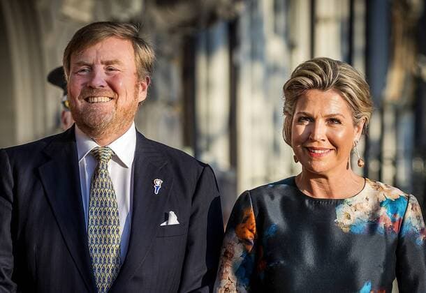 Entertainment Themen der Woche KW18 Entertainment Bilder des Tages Niederländisches Königspaar besucht Liberation Concert in Amsterdam 2022-05-05 20:08:19 AMSTERDAM - King Willem-Alexander and Queen Maxima at the Royal Theater Carre prior to the Liberation Concert on the Amstel. KOEN VAN WEEL netherlands out - belgium out *** 2022 05 20 08 19 AMSTERDAM King Willem Alexander and Queen Maxima at the Royal Theater Carre prior to the Liberation Concert on the Amstel KOEN VAN WEEL netherlands out belgium out  Copyright: xx x448089746x originalFilename: 448089746.jpg