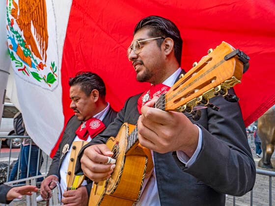 May 5, 2022, New York, New York, us: Cinco de Mayo the Mexican Flag was raised in Bowling Green Park NYC along with the US Flag. This is the first year that the flag was raised in commemoration of the 1862 Mexican Victory over the French Army in the battle of the Puebla. The ceremony celebrates the culture of the NYC Mexican Community under the Mayor s Office of Immigrant Affairs. Among the attendees was the NY Mexican Consulate General, a mariachi band, dancers, and members of the Mexican Community. New York us - ZUMAh156 20220505_znp_h156_004 Copyright: xMiloxHessx