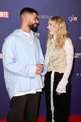 Monet192 und Esther Graf beim Bunte New Faces Award Music 2022 im The Reed. Berlin, 05.05.2022