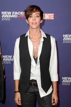 Laura Tashina beim Bunte New Faces Award Music 2022 im The Reed. Berlin, 05.05.2022