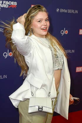 Faye Montana beim Bunte New Faces Award Music 2022 im The Reed. Berlin, 05.05.2022