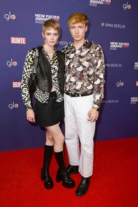 Konrad Grosz mit Begleitung beim Bunte New Faces Award Music 2022 im The Reed. Berlin, 05.05.2022