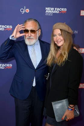Friedrich Liechtenstein mit Begleitung beim Bunte New Faces Award Music 2022 im The Reed. Berlin, 05.05.2022