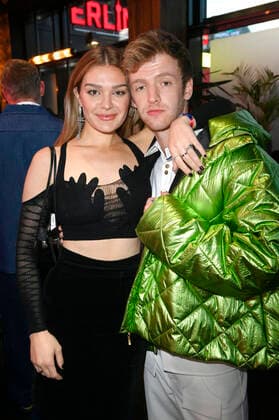 Emilia Roberts und Timur Bartels beim Bunte New Faces Award Music 2022 im The Reed. Berlin, 05.05.2022