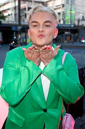 Twenty4tim beim Bunte New Faces Award Music 2022 im The Reed. Berlin, 05.05.2022