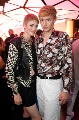 Konrad Grosz mit Begleitung beim Bunte New Faces Award Music 2022 im The Reed. Berlin, 05.05.2022