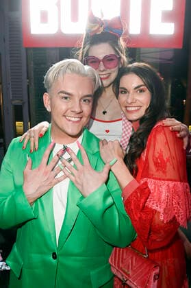 Twenty4tim, Klaudia Giez und Rebecca Kunikowski beim Bunte New Faces Award Music 2022 im The Reed. Berlin, 05.05.2022